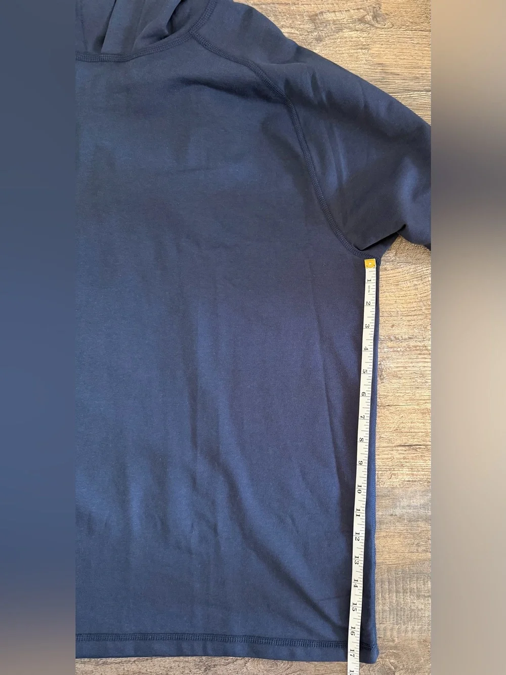 J CREW men’s Size Large Navy Performance Hoodie UPF 50+ Moisture Wicking